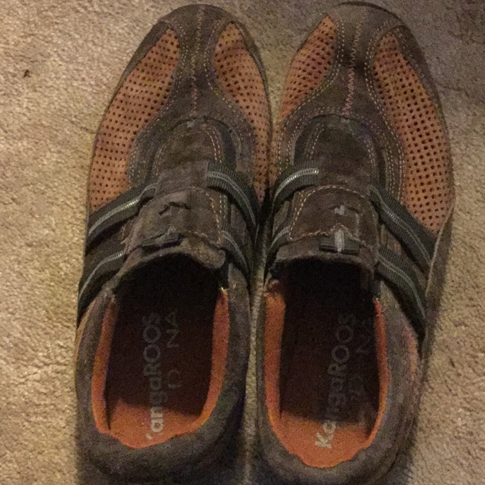 Kangaroos Slip Ons size 8.5